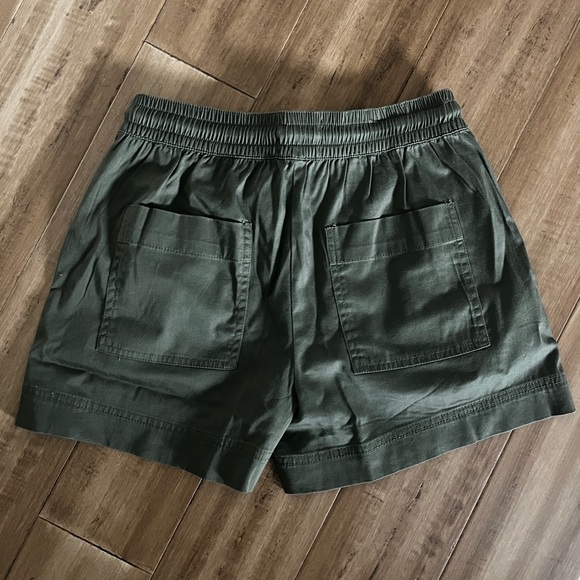 NEW With Tags Lou & Grey LOFT Supersoft Sateen Shorts Olive XXS - Picture 4 of 6
